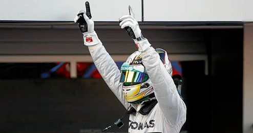 Hamilton en el circuito de Sochi durante el GP de Rusia. Hamilton en el circuito de Sochi durante el GP de Rusia.