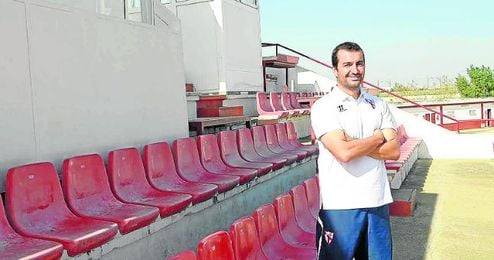 Diego Martínez posa en las instalaciones sevillistas. Diego Martínez posa en las instalaciones sevillistas.