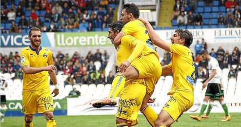 Partido de Segunda entre el Racing y el Alcorcón. Nagore celebra su gol. Partido de Segunda entre el Racing y el Alcorcón. Nagore celebra su gol.