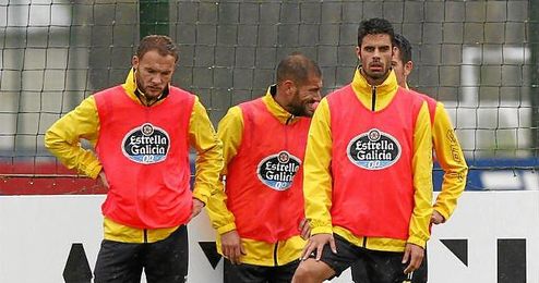 Seoane, Lopo y Juan Domínguez durante un entrenamiento con el Deportivo. Seoane, Lopo y Juan Domínguez durante un entrenamiento con el Deportivo.
