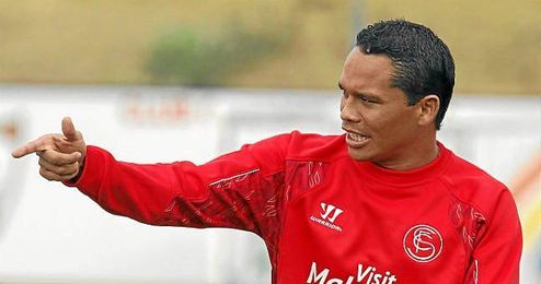 Carlos Bacca durante un entrenamiento con el Sevilla. Carlos Bacca durante un entrenamiento con el Sevilla.