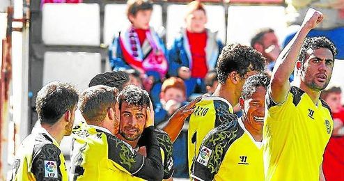 La trabajada victoria en Vallecas, lograda con un gol de Coke, abrió el camino a la mejor racha del Sevilla. La trabajada victoria en Vallecas, lograda con un gol de Coke, abrió el camino a la mejor racha del Sevilla.
