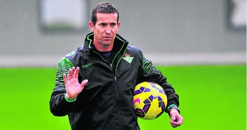 Juan Merino cuenta con opciones de dejar de ser interino. Juan Merino cuenta con opciones de dejar de ser interino.