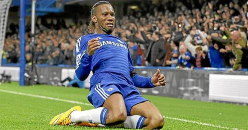 Drogba celebra su gol ante el Tottenham Drogba celebra su gol ante el Tottenham