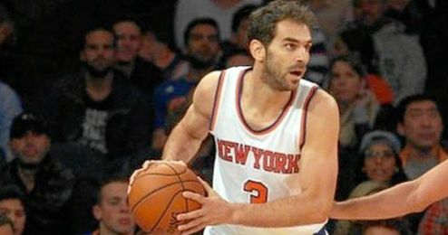 Calderón tuvo una escasa aportación en la derrota de los Knicks frente a Cleveland. Calderón tuvo una escasa aportación en la derrota de los Knicks frente a Cleveland.