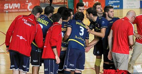 El conjunto sevillano tratará de conseguir el triunfo. El conjunto sevillano tratará de conseguir el triunfo.