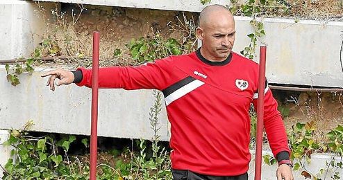 Paco Jémez, durante un entrenamiento. Paco Jémez, durante un entrenamiento.