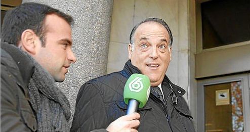 El presidente de la LFP, Javier Tebas, entra a los juzgados de la Plaza Castilla de Madrid. El presidente de la LFP, Javier Tebas, entra a los juzgados de la Plaza Castilla de Madrid.