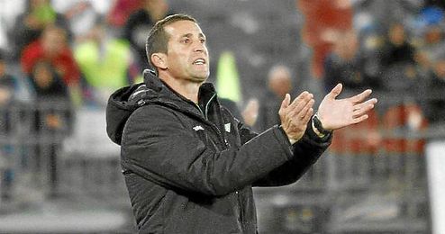 Merino durante el Almería-Betis de Copa del Rey disputado en el Estadio de los Juegos del Mediterráneo. Merino durante el Almería-Betis de Copa del Rey disputado en el Estadio de los Juegos del Mediterráneo.