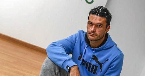 El delantero Jorge Molina, que ha presumido siempre de compromiso en verdiblanco, posa para ESTADIO Deportivo esta semana. El delantero Jorge Molina, que ha presumido siempre de compromiso en verdiblanco, posa para ESTADIO Deportivo esta semana.