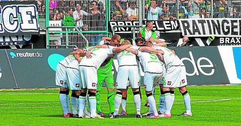 El Borussia Mönchengladbach es un equipo bastante fuerte, sobre todo en su estadio, el Borussia Park. El Borussia Mönchengladbach es un equipo bastante fuerte, sobre todo en su estadio, el Borussia Park.