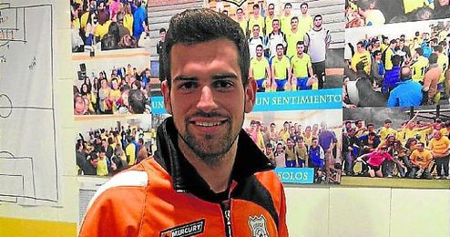 El canterano del Sevilla será titular el domingo ante el Algeciras. El canterano del Sevilla será titular el domingo ante el Algeciras.