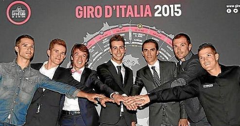 De izquierda a derecha: Bouhanni, Kwiatkowski, Urán, Aru, Contador, Basso y Arredondo, en la presentación del Giro 2015. De izquierda a derecha: Bouhanni, Kwiatkowski, Urán, Aru, Contador, Basso y Arredondo, en la presentación del Giro 2015.