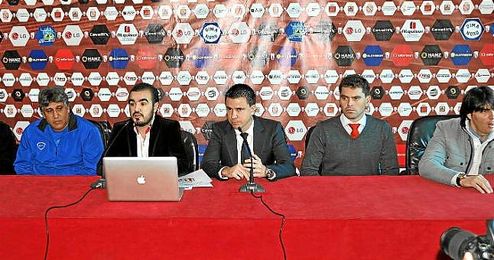 Sergio Lobera, durante su presentación como técnico del Moghreb de Tetuán. Sergio Lobera, durante su presentación como técnico del Moghreb de Tetuán.