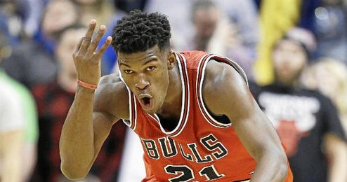 Butler celebra una canasta. Butler celebra una canasta.