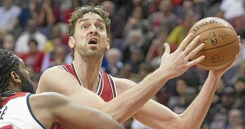 Pau en una acción durante un encuentro con los Bulls. Pau en una acción durante un encuentro con los Bulls.