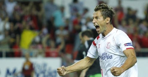 Krychowiak es la mezcla perfecta entre fuerza, talento y corazón. Krychowiak es la mezcla perfecta entre fuerza, talento y corazón.