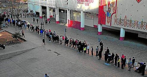 Las colas se han sucedido estos últimos días. Las colas se han sucedido estos últimos días.