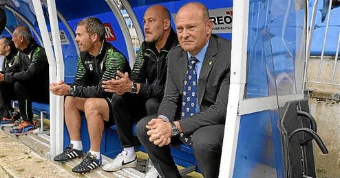 Pepe Mel, en el banquillo visitante de Mendizorroza. Pepe Mel, en el banquillo visitante de Mendizorroza.