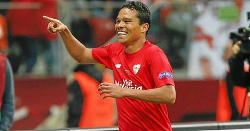 Bacca celebra uno de sus goles en la final de Varsovia. Bacca celebra uno de sus goles en la final de Varsovia.