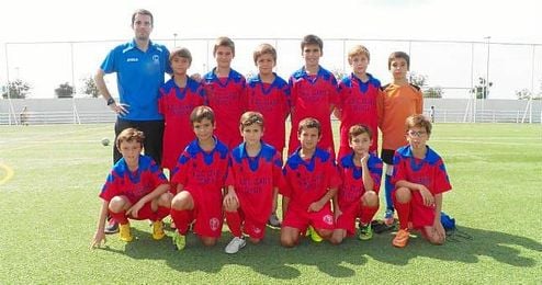 El club abre sus puertas a todos los chavales de la ciudad que quieran practicar deporte. El club abre sus puertas a todos los chavales de la ciudad que quieran practicar deporte.