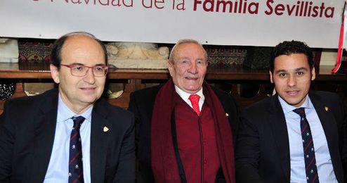 José Castro, junto a Roberto Alés y Del Nido Carrasco. José Castro, junto a Roberto Alés y Del Nido Carrasco.