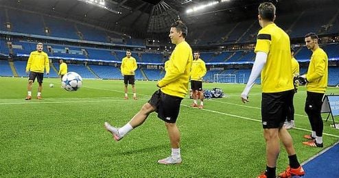 Konoplyanka será de la partida en el Etihad Stadium. Konoplyanka será de la partida en el Etihad Stadium.