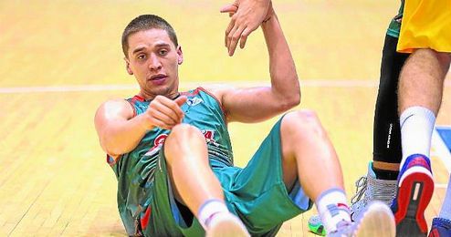 Scott Bamforth, que atenderá hoy a la prensa, se enfrentará el domingo a su exequipo. Scott Bamforth, que atenderá hoy a la prensa, se enfrentará el domingo a su exequipo.