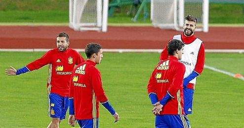 España no juega ante Rumanía desde noviembre de 2006 en Cádiz. España no juega ante Rumanía desde noviembre de 2006 en Cádiz.