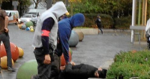 Imagen del momento de la detención. Imagen del momento de la detención.