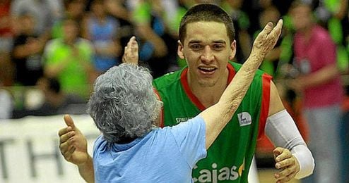 Scott Bamforth es el segundo en valoración del equipo. Scott Bamforth es el segundo en valoración del equipo.