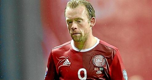 Krohn-Dehli, cabizbajo tras la eliminación de Dinamarca. Krohn-Dehli, cabizbajo tras la eliminación de Dinamarca.