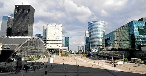 Imagen del barrio La Défense, París. Imagen del barrio La Défense, París.