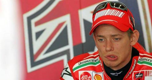 Fue campeón mundial de MotoGP en 2007 con Ducati y en 2011 con Repsol Honda. Fue campeón mundial de MotoGP en 2007 con Ducati y en 2011 con Repsol Honda.