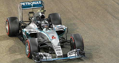 El piloto alemán ganó la última prueba de la temporada. El piloto alemán ganó la última prueba de la temporada.