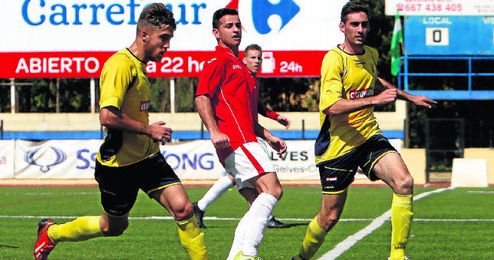 José Mari (derecha) en un lance de la pasada temporada. José Mari (derecha) en un lance de la pasada temporada.