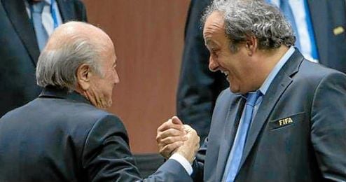 El exseleccionador francés cobró en 2012, poco después de la reelección de Blatter, 1,8 millones de euros de la FIFA. El exseleccionador francés cobró en 2012, poco después de la reelección de Blatter, 1,8 millones de euros de la FIFA.