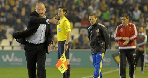 Mel, con gesto enérgico, en un lance del Betis-Celta Mel, con gesto enérgico, en un lance del Betis-Celta