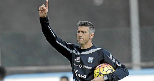 El preparador mallorquín sería el primero en llegar a seis si su equipo puntúa el próximo sábado ante el RCD Mallorca. El preparador mallorquín sería el primero en llegar a seis si su equipo puntúa el próximo sábado ante el RCD Mallorca.