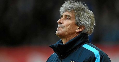 Manuel Pellegrini, frustrado tras perder el último partido. Manuel Pellegrini, frustrado tras perder el último partido.