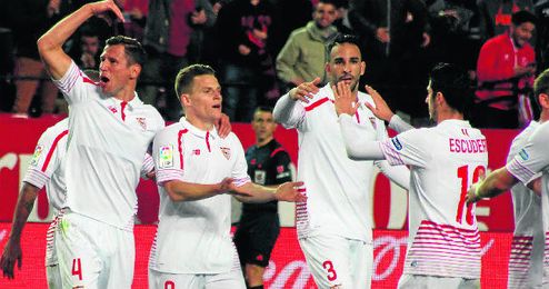 El Sevilla llega al derbi en su mejor posición clasificatoria de este curso. El Sevilla llega al derbi en su mejor posición clasificatoria de este curso.