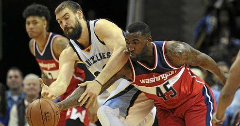 Marc Gasol lideró a los Grizzlies. Marc Gasol lideró a los Grizzlies.