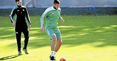 Tarek, durante un entrenamiento del Real Betis Tarek, durante un entrenamiento del Real Betis