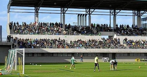 El entrenamiento del día 1 será al final a puerta cerrada. El entrenamiento del día 1 será al final a puerta cerrada.