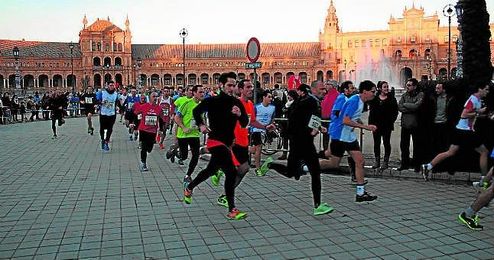 Imagen de la San Silvestre Sevillana del pasado 31 de diciembre de 2014. Imagen de la San Silvestre Sevillana del pasado 31 de diciembre de 2014.