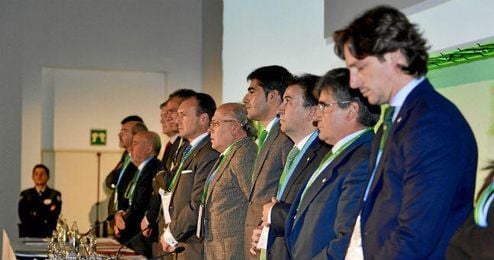 El nuevo consejo de administración, durante la última junta. El nuevo consejo de administración, durante la última junta.