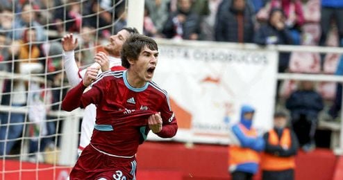 Elustondo celebrando un gol ante el Rayo. Elustondo celebrando un gol ante el Rayo.
