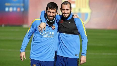 Arda Turán y Aleix Vidal debutan hoy en copa. Arda Turán y Aleix Vidal debutan hoy en copa.