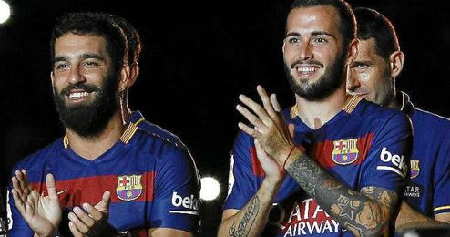 Arda Turan y Aleix Vidal por fin pudieron debutar con el Barça. Arda Turan y Aleix Vidal por fin pudieron debutar con el Barça.