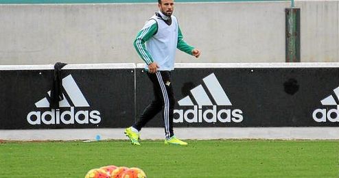 Molinero, durante el entrenamiento matinal de hoy jueves. Molinero, durante el entrenamiento matinal de hoy jueves.